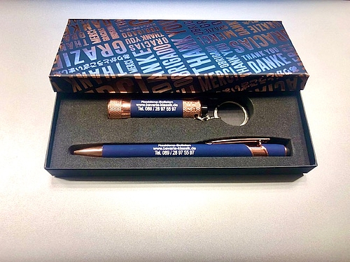 Geschenk-Set Stift und Schlüsselanhänger mit Taschenlampe